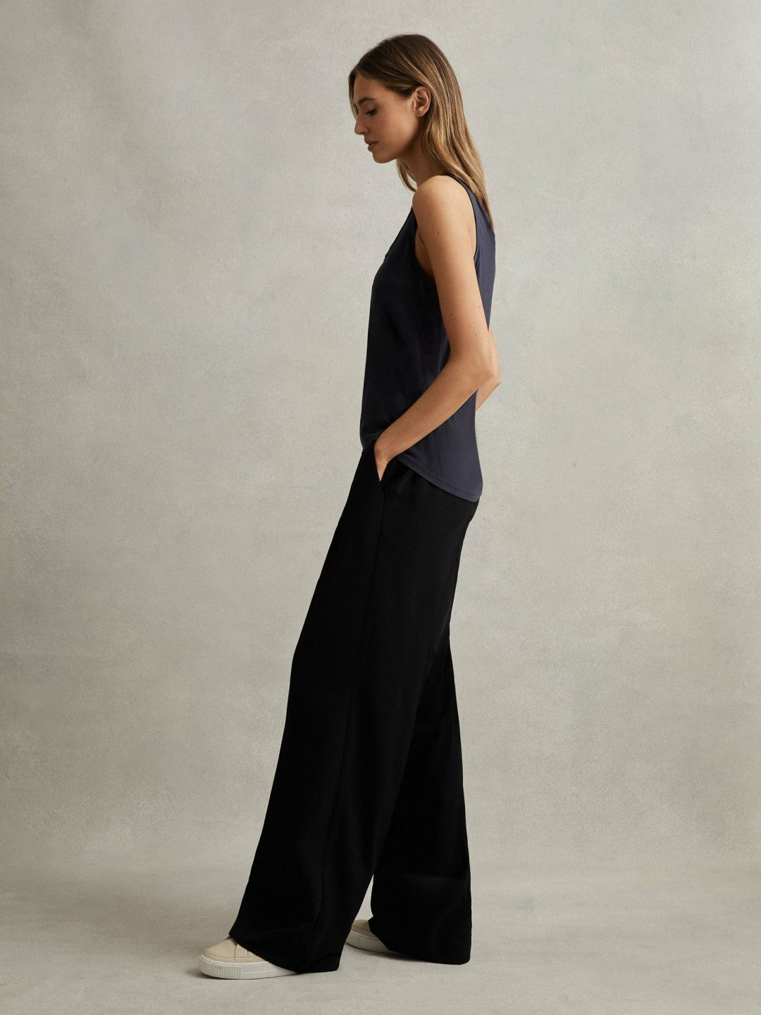 Women Petite Half-Elasticated Wide Leg Trousers in Black