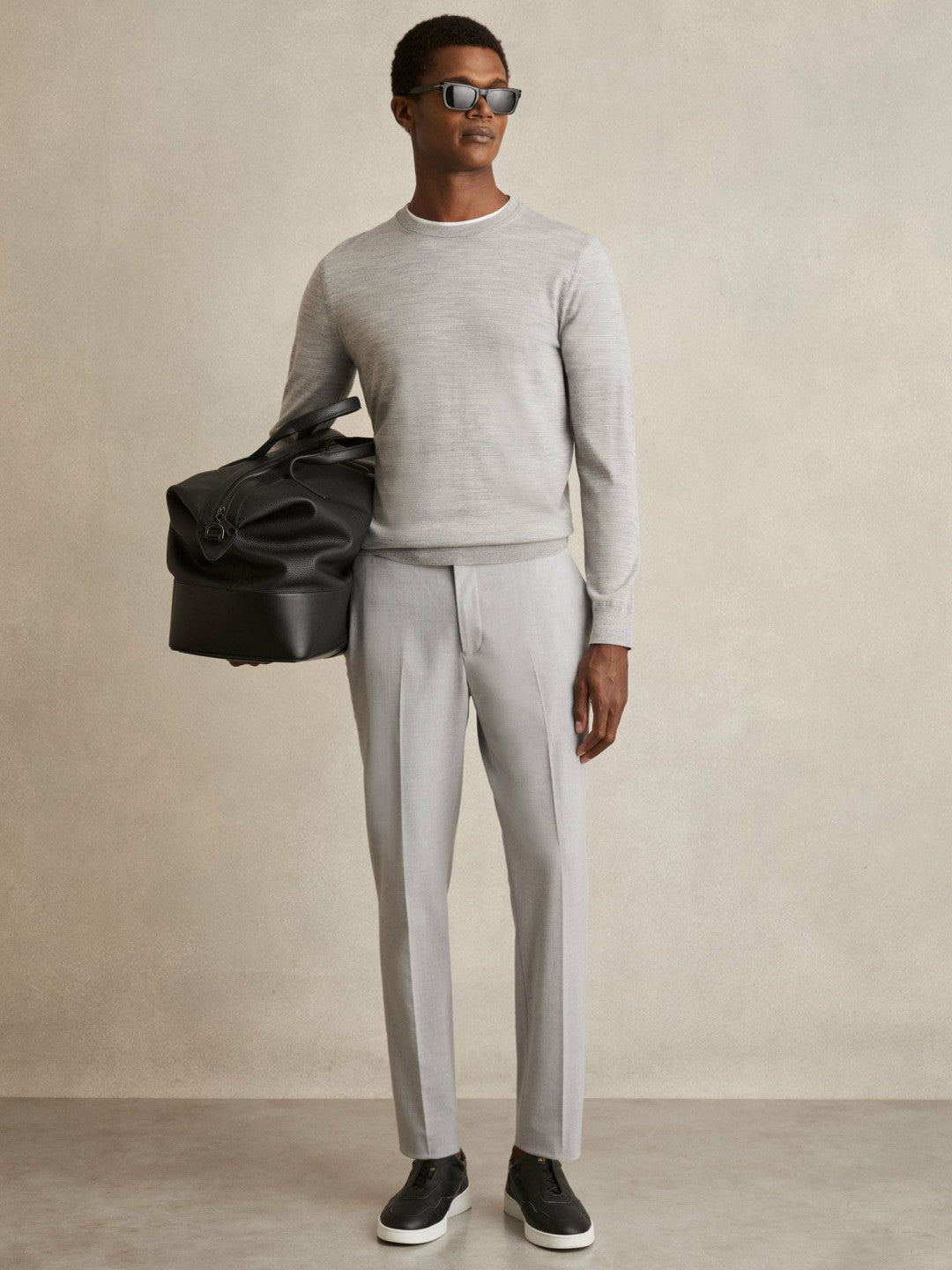 Men Slim-Fit Drawstring Trousers in Grey