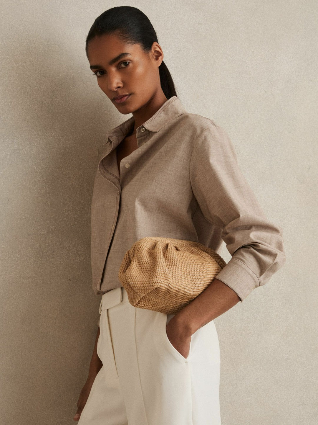 Women Raffia Clutch Bag in Natural