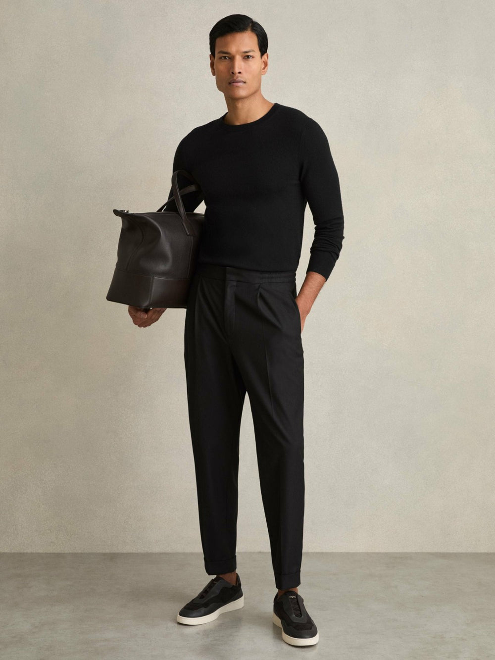 Men Relaxed-Fit Pleated Tapered Trousers in Black