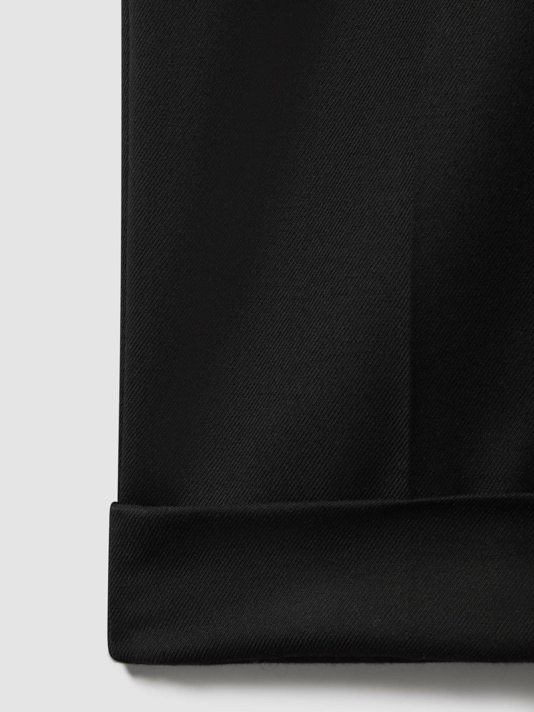 Men Relaxed-Fit Pleated Tapered Trousers in Black