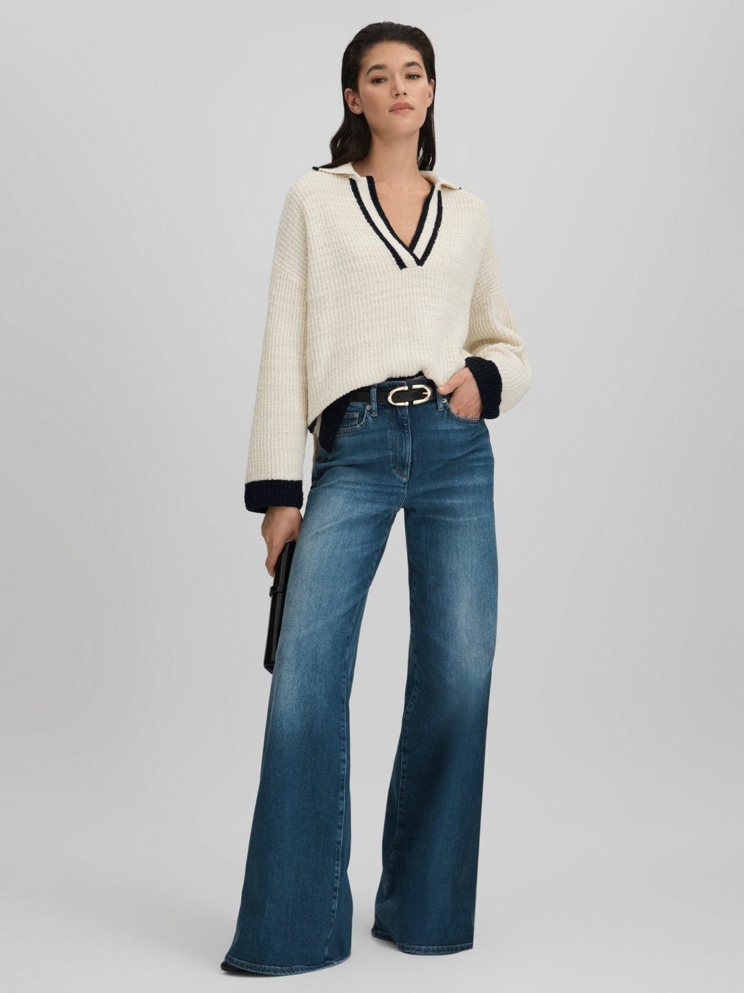 Women Wool Blend Open Collar Jumper in Cream/Navy
