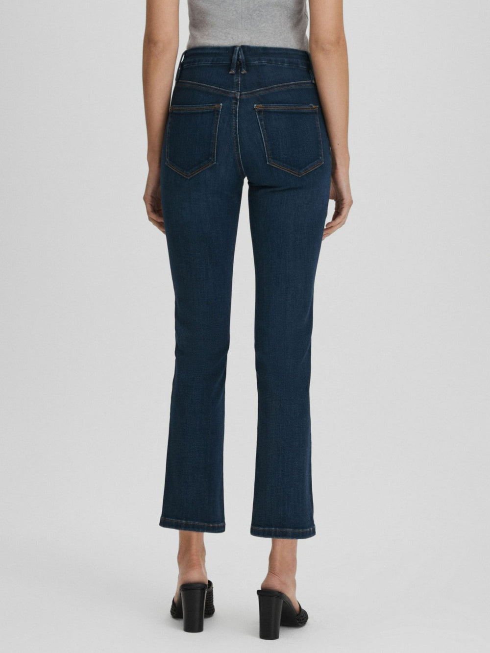 Women Good American Slim Fit Cropped Jeans in Blue