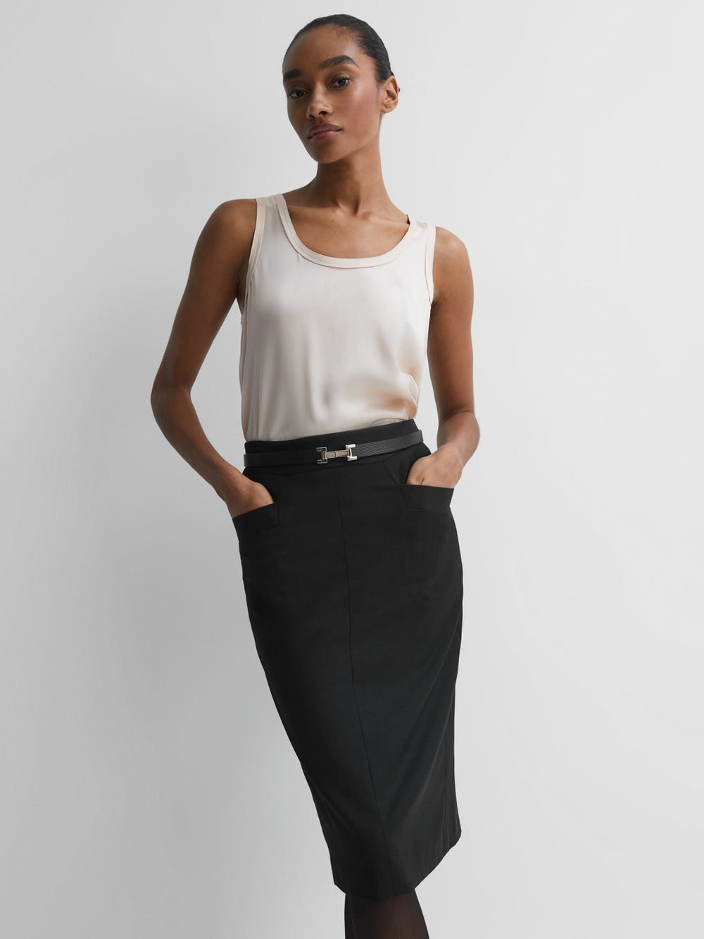 Women Tailored Pencil Skirt in Black