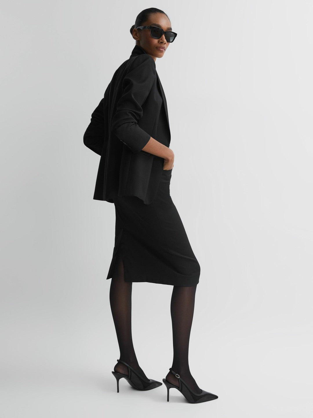 Women Tailored Pencil Skirt in Black