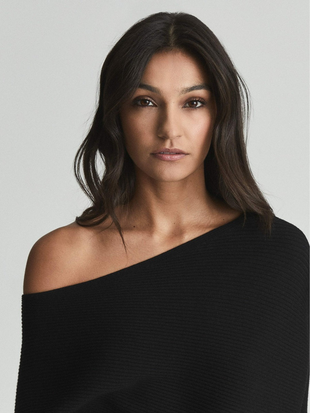 Women Asymmetric Knitted Top in Black