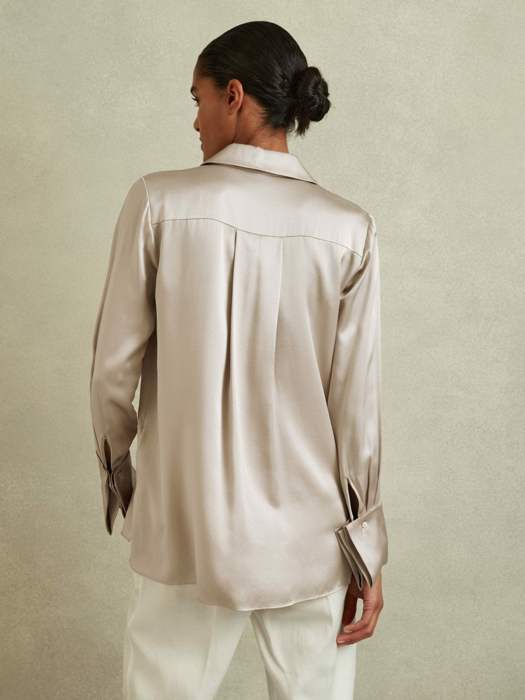Women Silk Double-Cuff Button-Through Shirt in Champagne