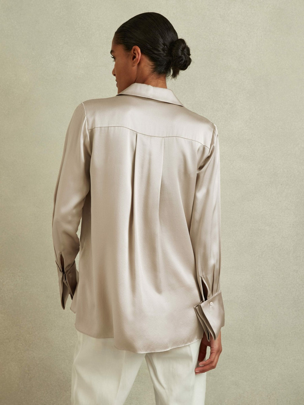 Women Silk Double-Cuff Button-Through Shirt in Champagne