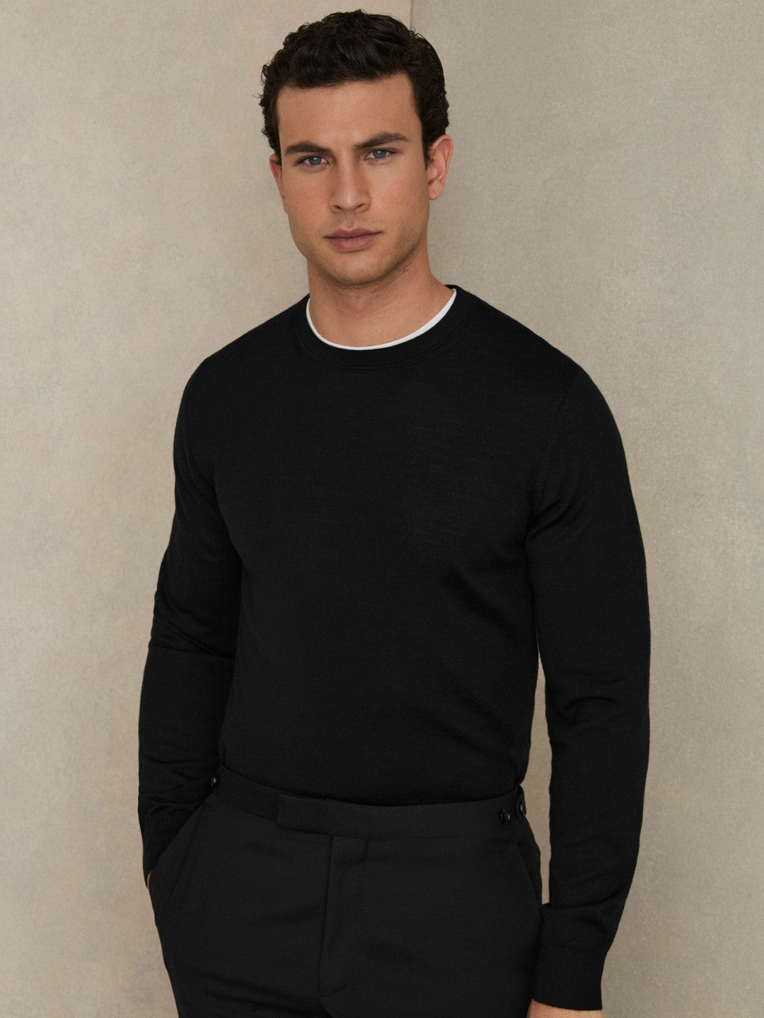 Men Merino Wool Crew Neck Jumper in Black