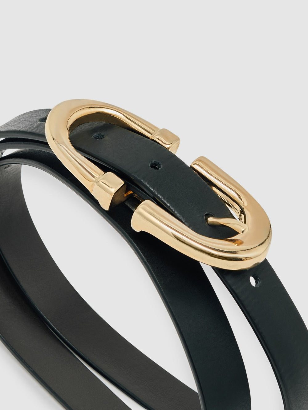 Women Horseshoe Belt in Black