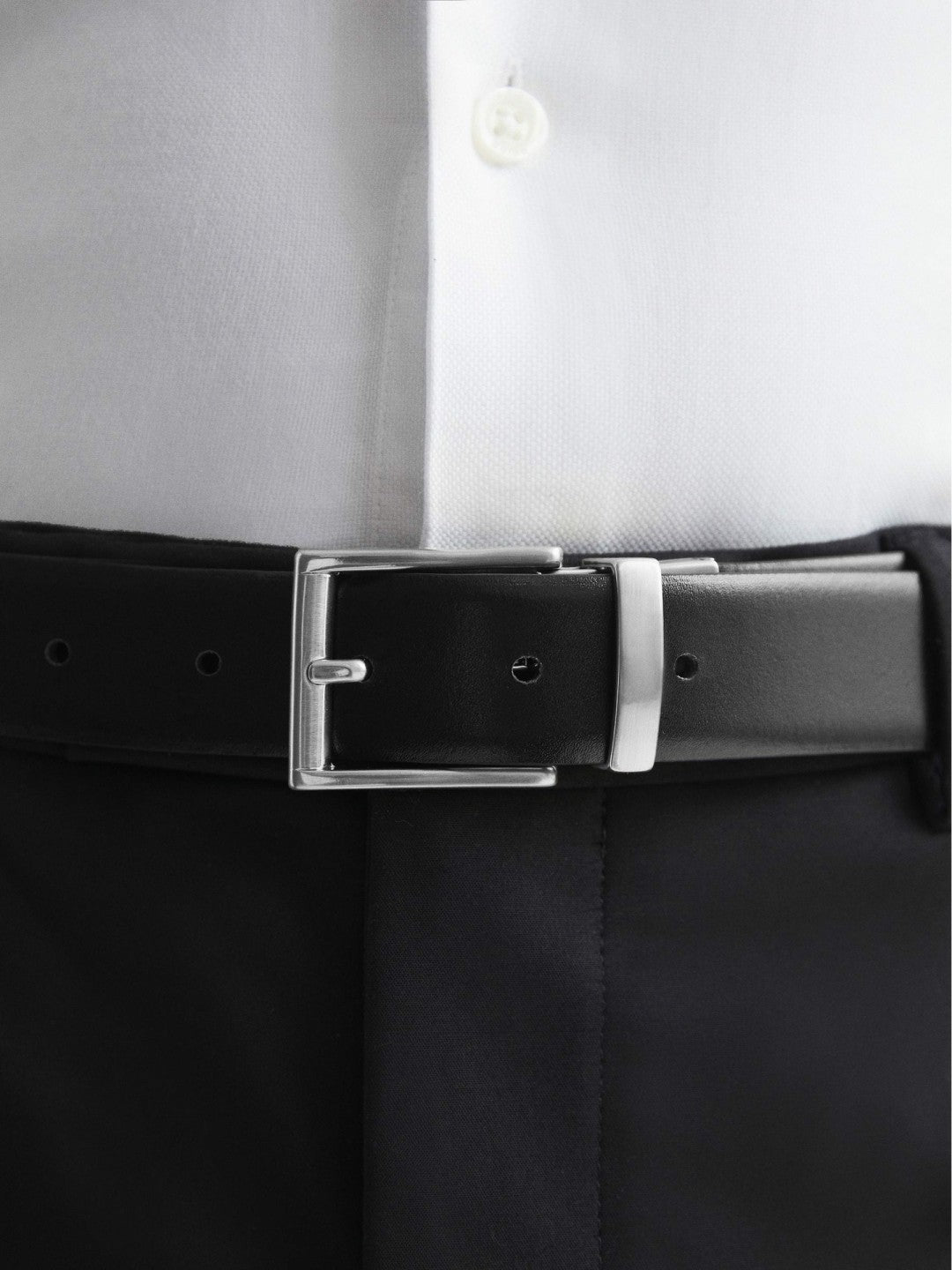 Men Reversible Leather Belt in Black