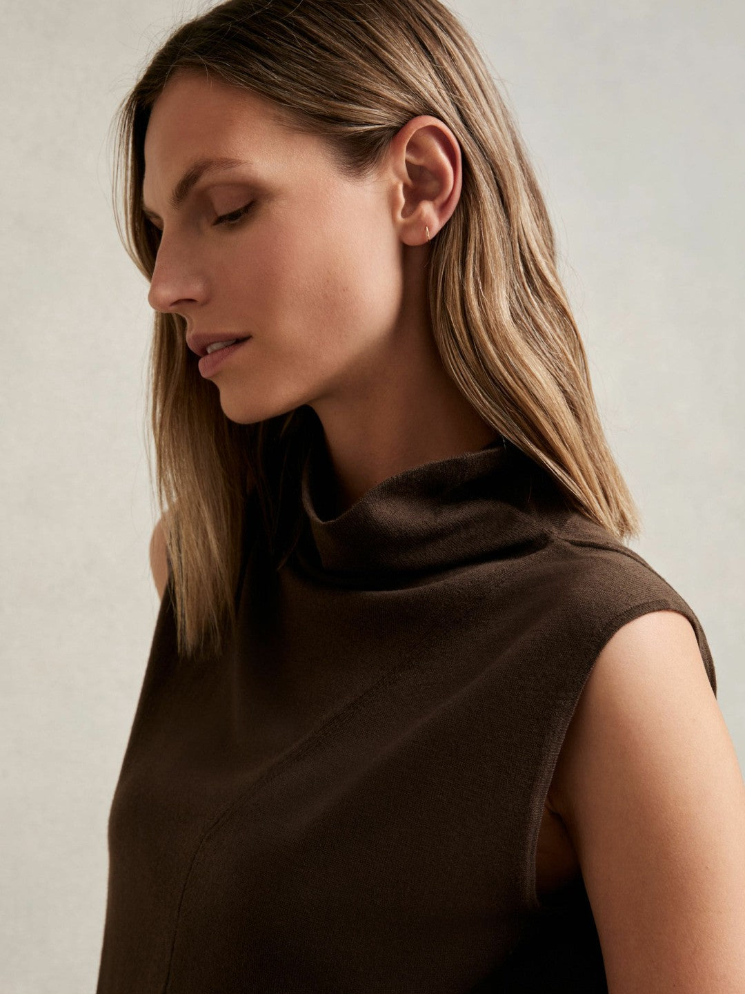 Women Wool Slouched Sleeveless Top in Chocolate