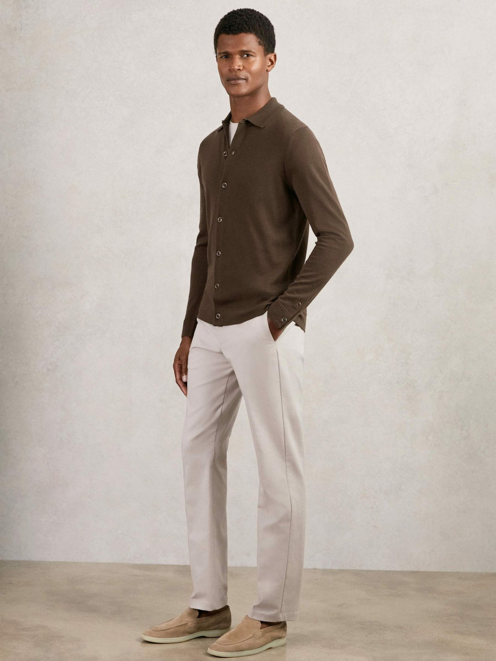 Men Merino Wool Button-Through Cardigan in Chocolate Brown