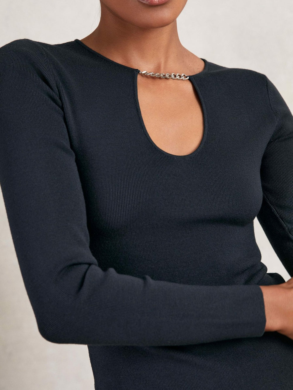 Women Chain-Detail Keyhole Knit Top in Navy