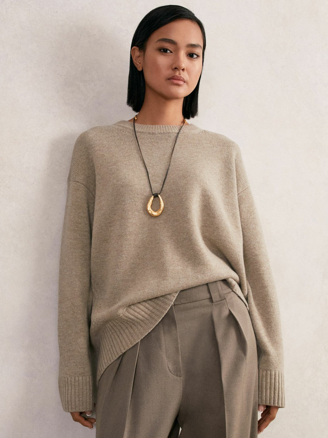 Women Wool-Cashmere Crew-Neck Jumper in Stone