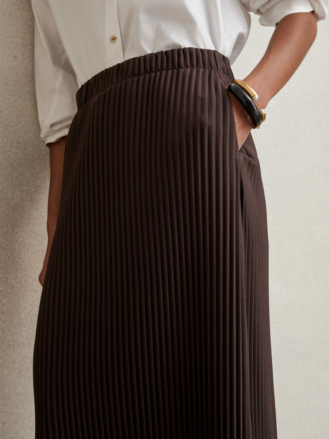 Women Pleated Jersey Midi Skirt in Burgundy