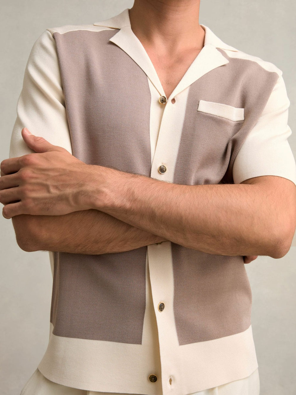 Men Colour-Block Cuban-Collar Knit Shirt in Taupe Brown/Light Stone