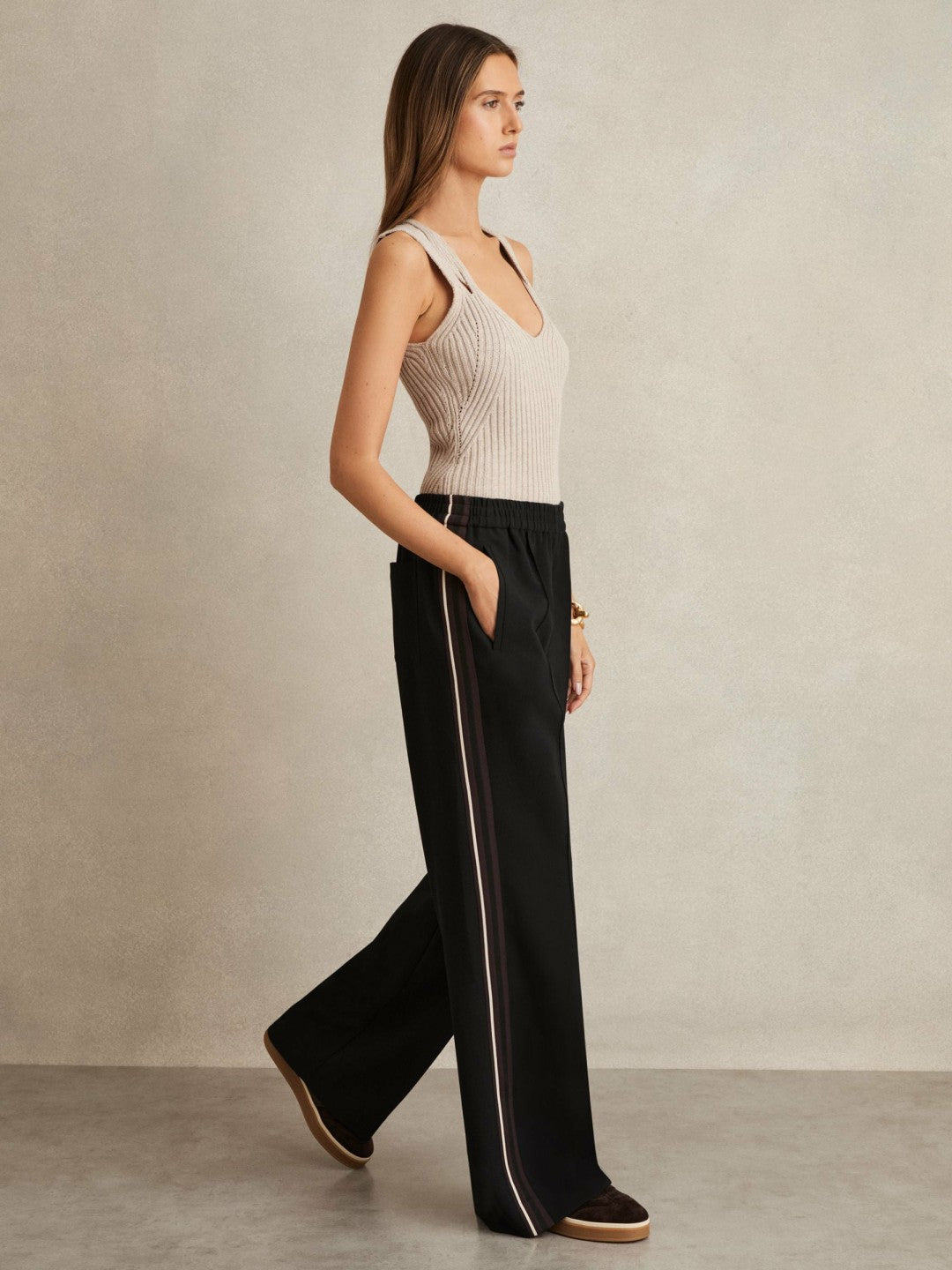 Women Side-Stripe Wide-Leg Trousers in Black
