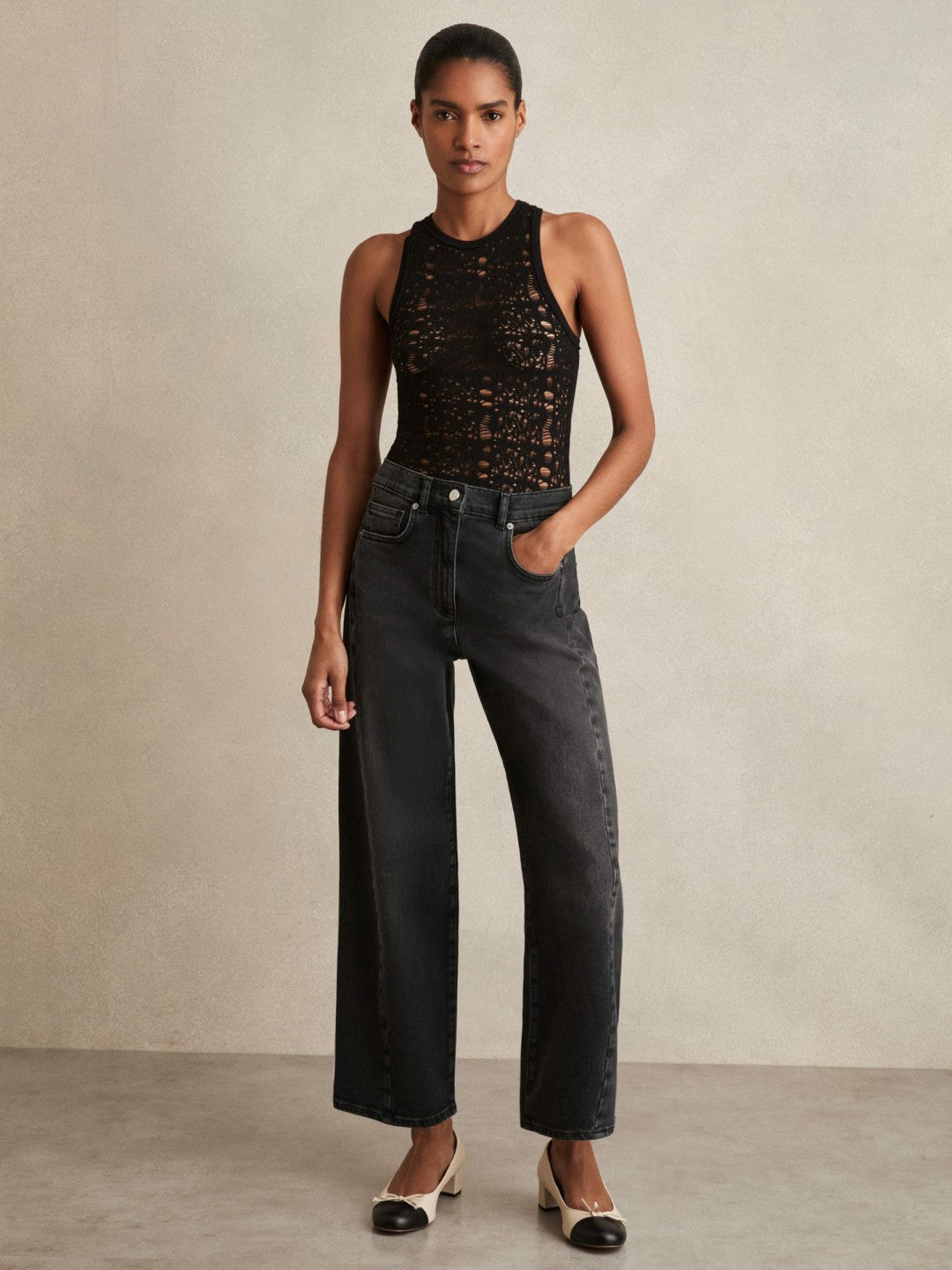 Women Petite Barrel-Leg Seam Jeans in Washed Grey