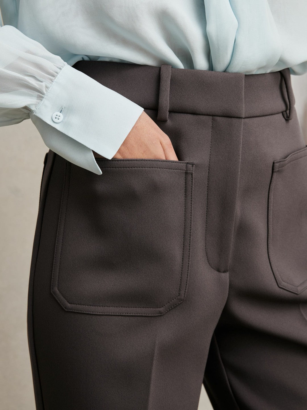 Women Petite Twill Patch-Pocket Flared Trousers in Mauve Neutral