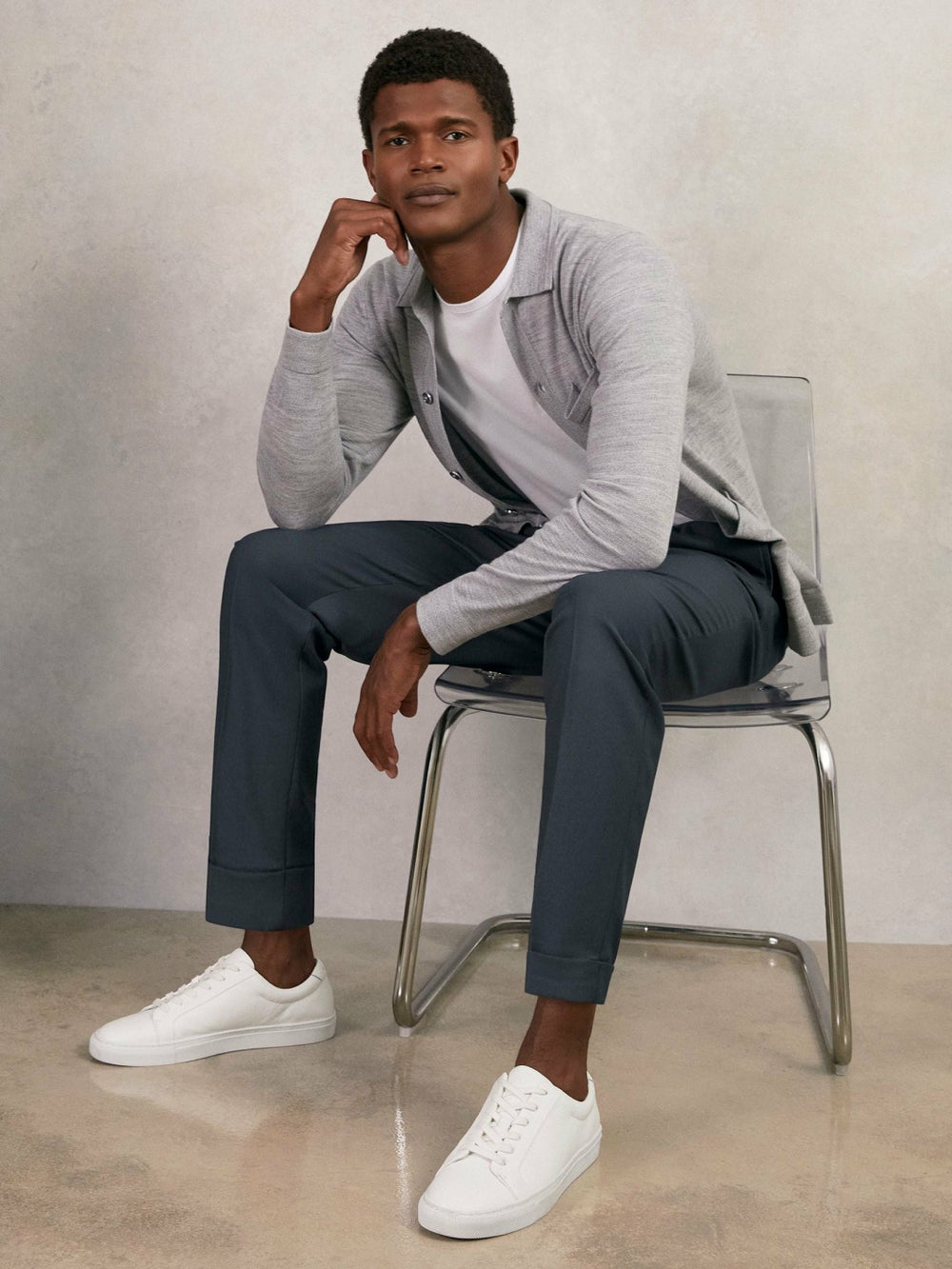 Men Relaxed-Fit Pleated Tapered Trousers in Steel Blue