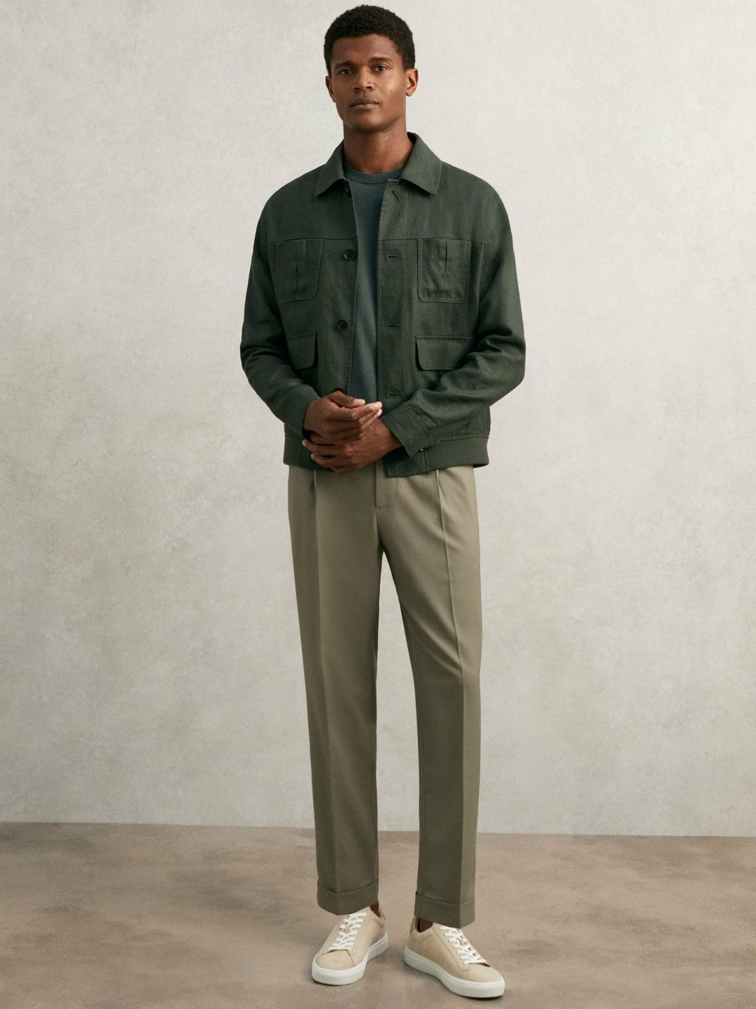 Men Relaxed-Fit Pleated Tapered Trousers in Sage
