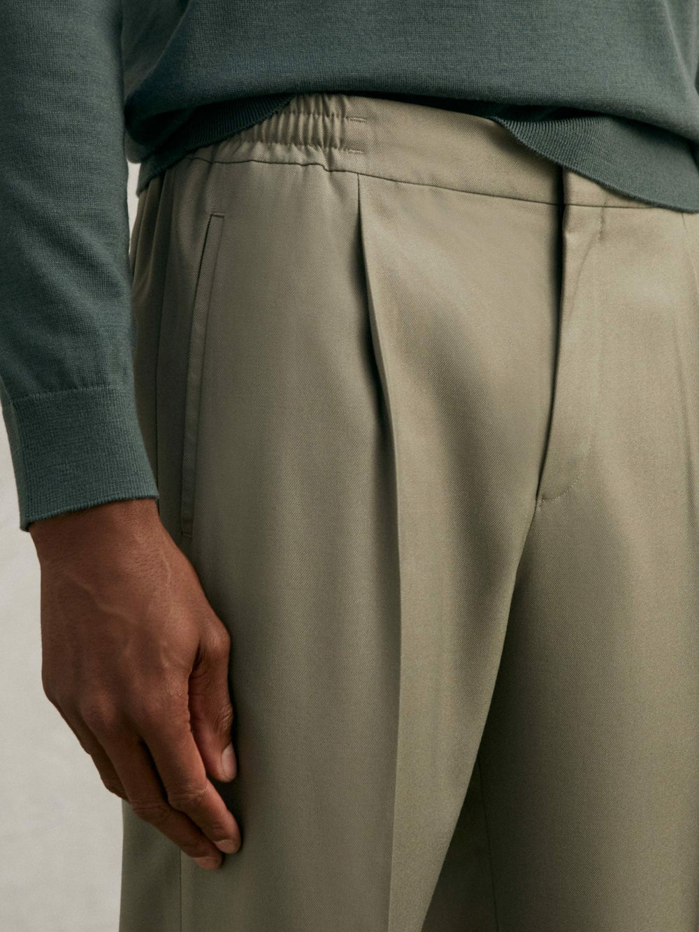 Men Relaxed-Fit Pleated Tapered Trousers in Sage