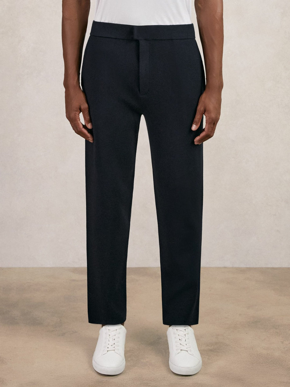 Men Tapered Knitted Trousers in Navy
