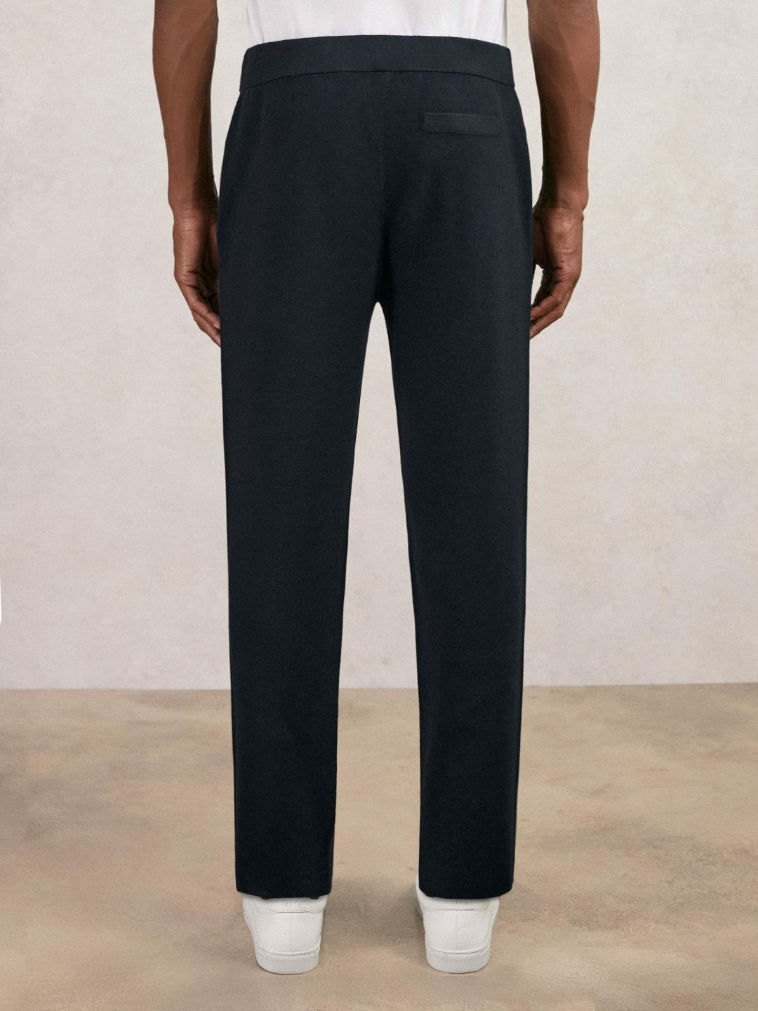 Men Tapered Knitted Trousers in Navy