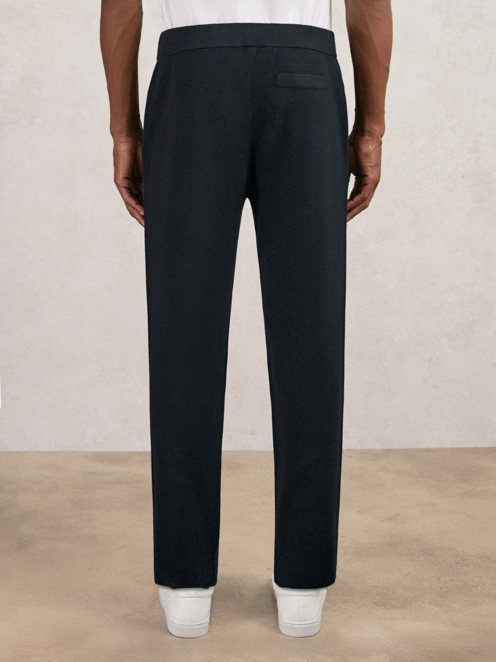 Men Tapered Knitted Trousers in Navy