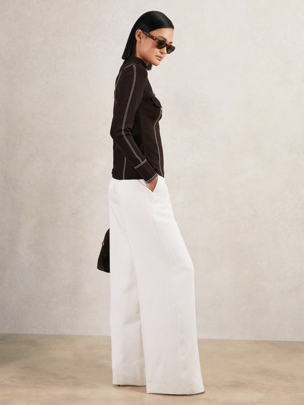 Women Contrast-Stitch Knit Top in Burgundy