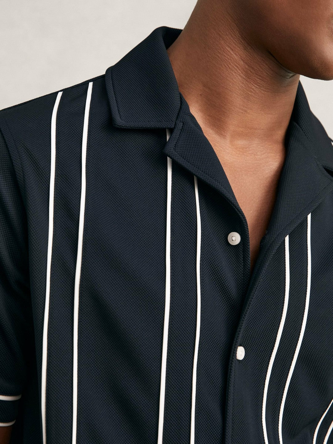 Men Piped-Stripe Cuban-Collar Shirt in Navy/White