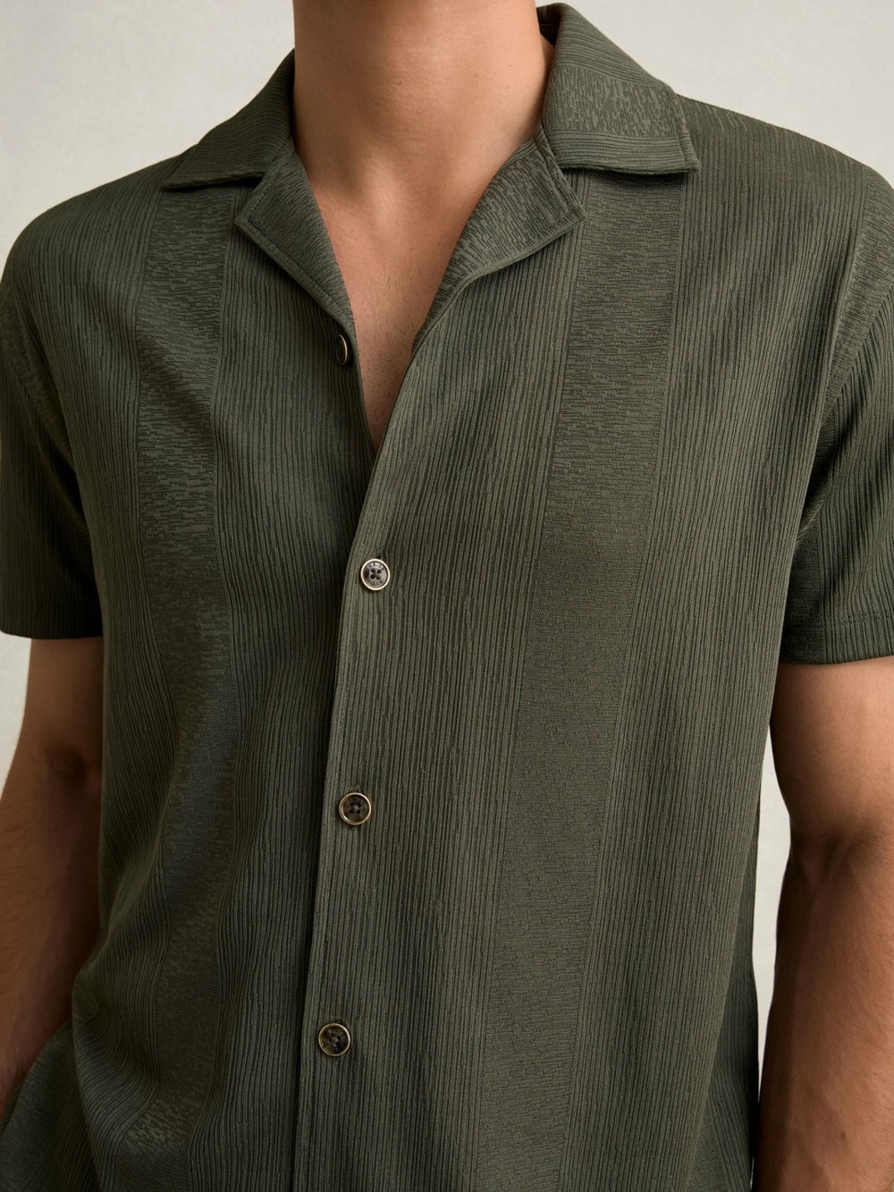 Men Jacquard-Stripe Cuban-Collar Shirt in Dark Green