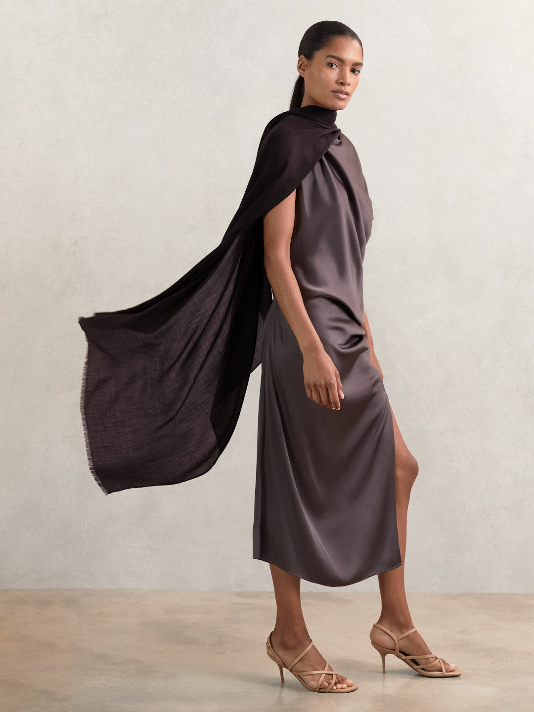 Women Wool-Cashmere Lightweight Scarf in Burgundy