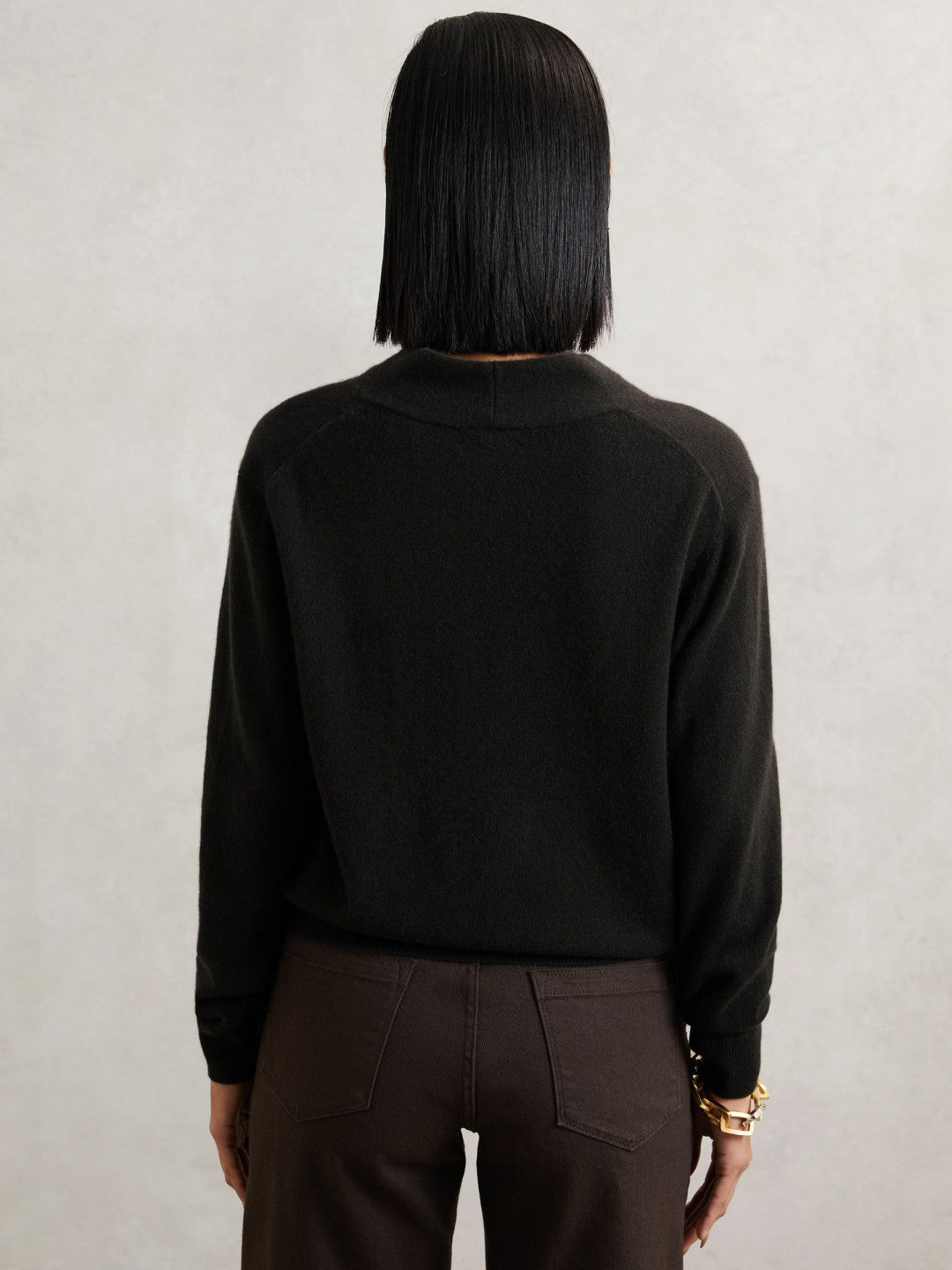 Women Cashmere V-Neck Jumper in Chocolate Brown