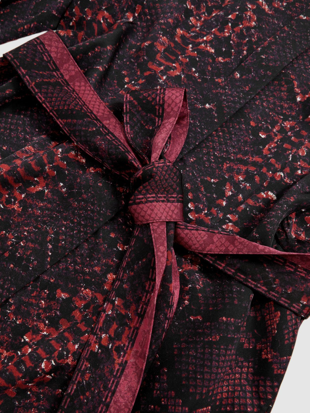 Women Snake-Print Belted Shirt Dress in Burgundy/Black