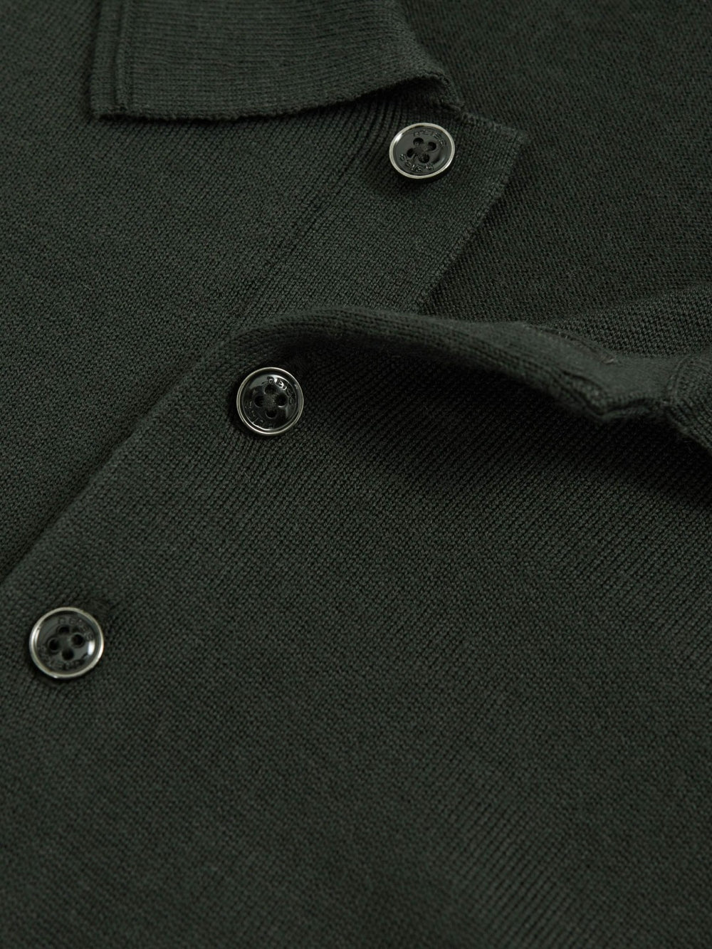 Men Merino Wool Long-Sleeve Polo Shirt in Dark Military Green