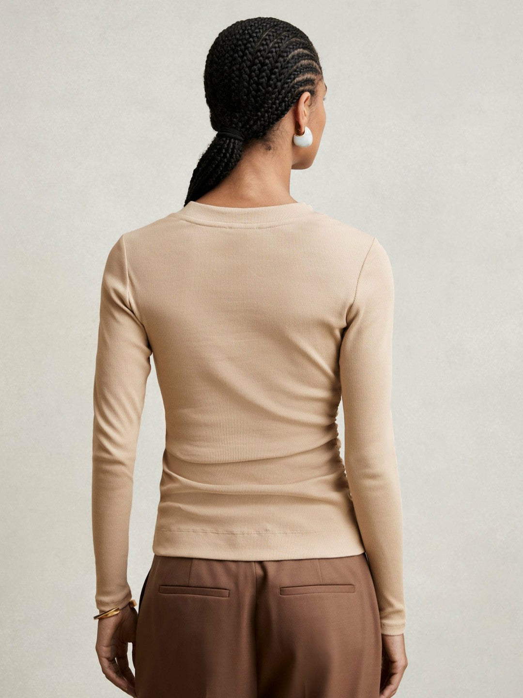 Women Cotton Long-Sleeve Ruched T-Shirt with Stretch in Camel
