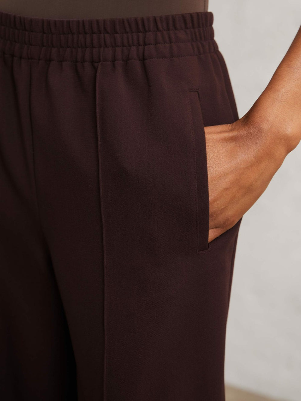 Women Petite Wide Leg Elasticated Waist Trousers in Burgundy