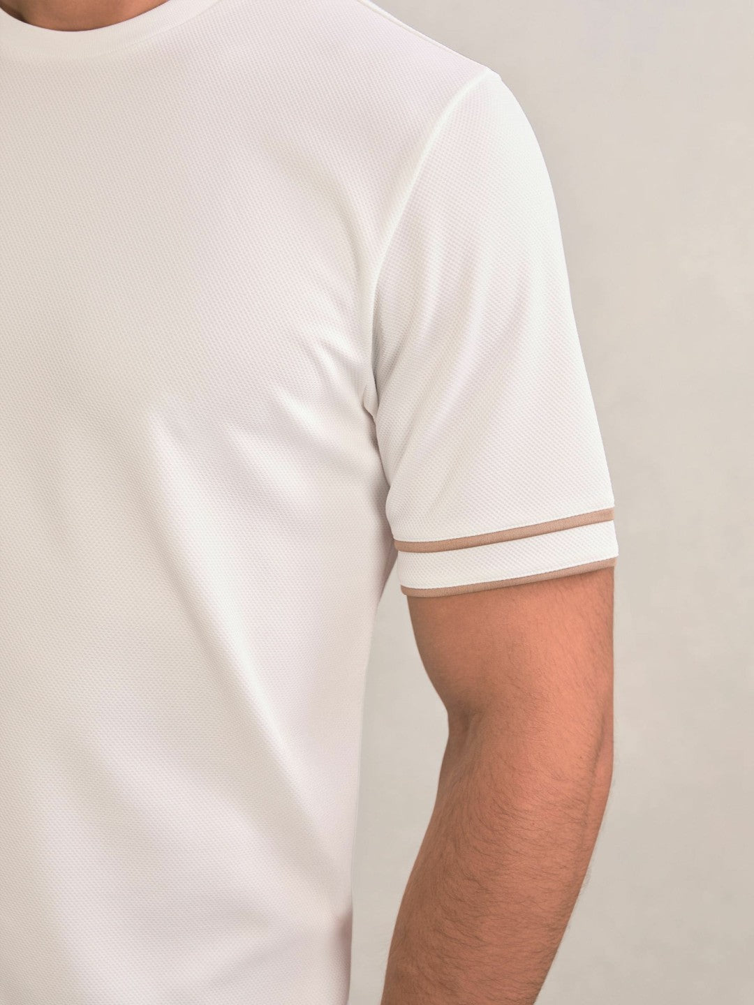 Men Textured Crew-Neck Tipped T-Shirt in White