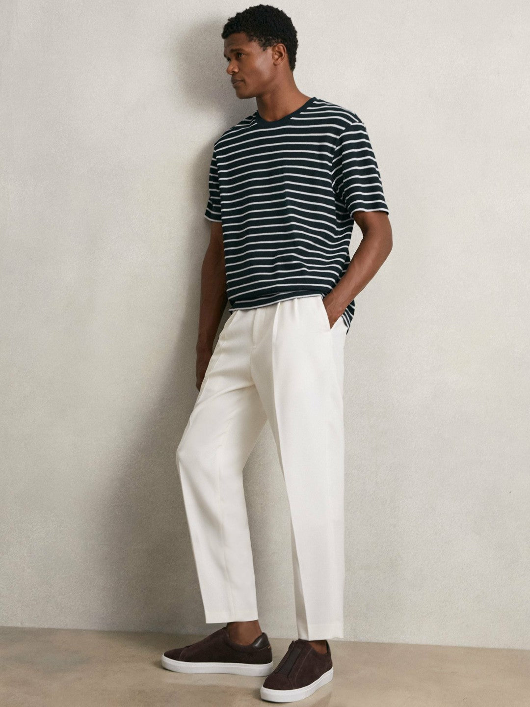 Men Cotton Textured Stripe T-Shirt in White/Navy