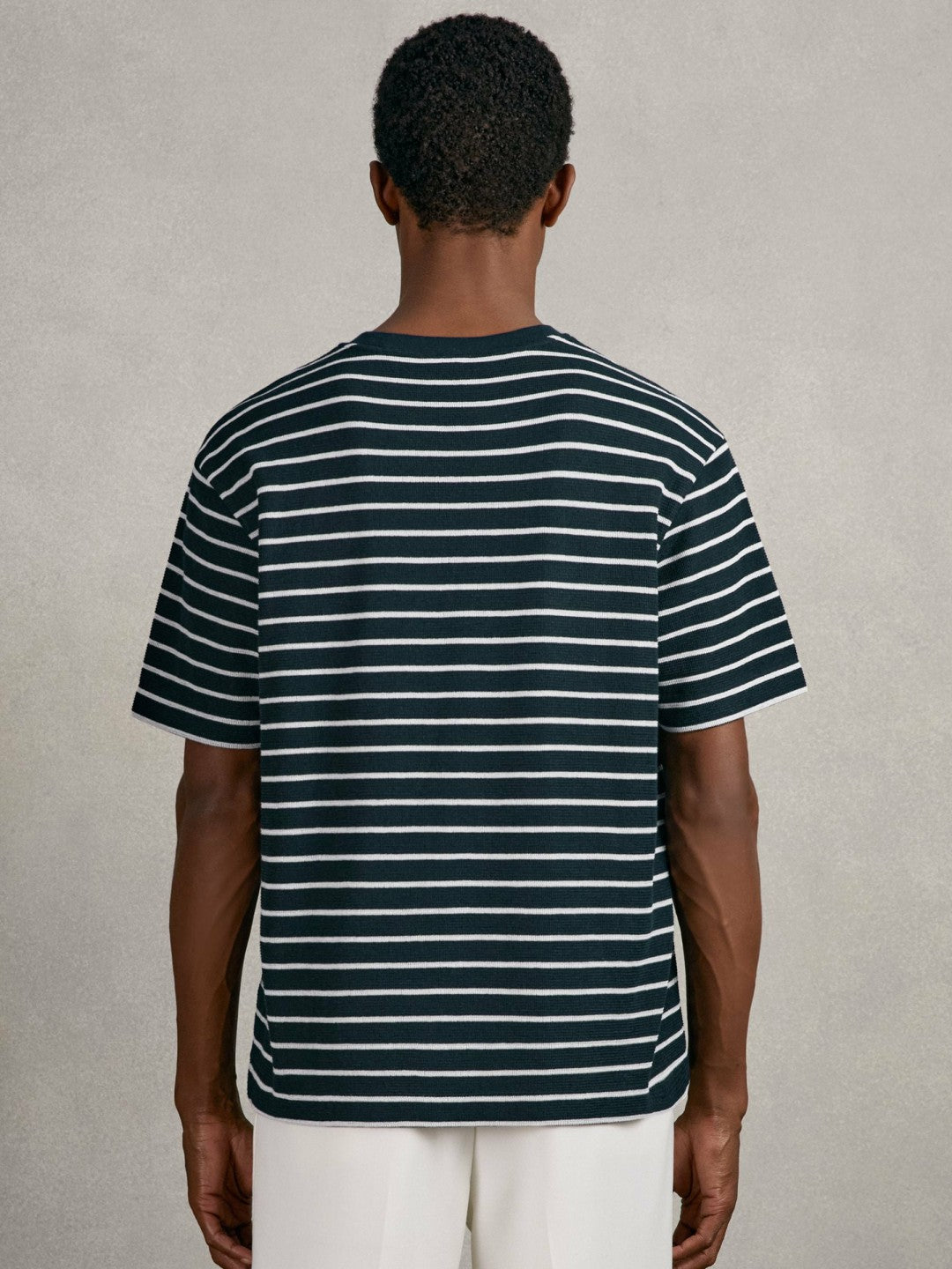 Men Cotton Textured Stripe T-Shirt in White/Navy