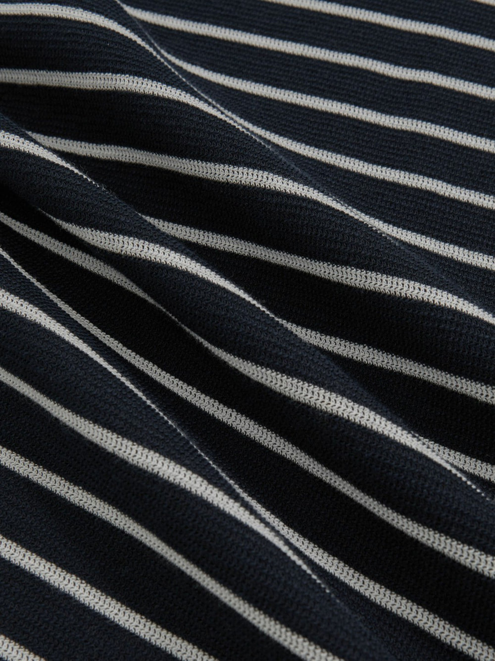 Men Cotton Textured Stripe T-Shirt in White/Navy