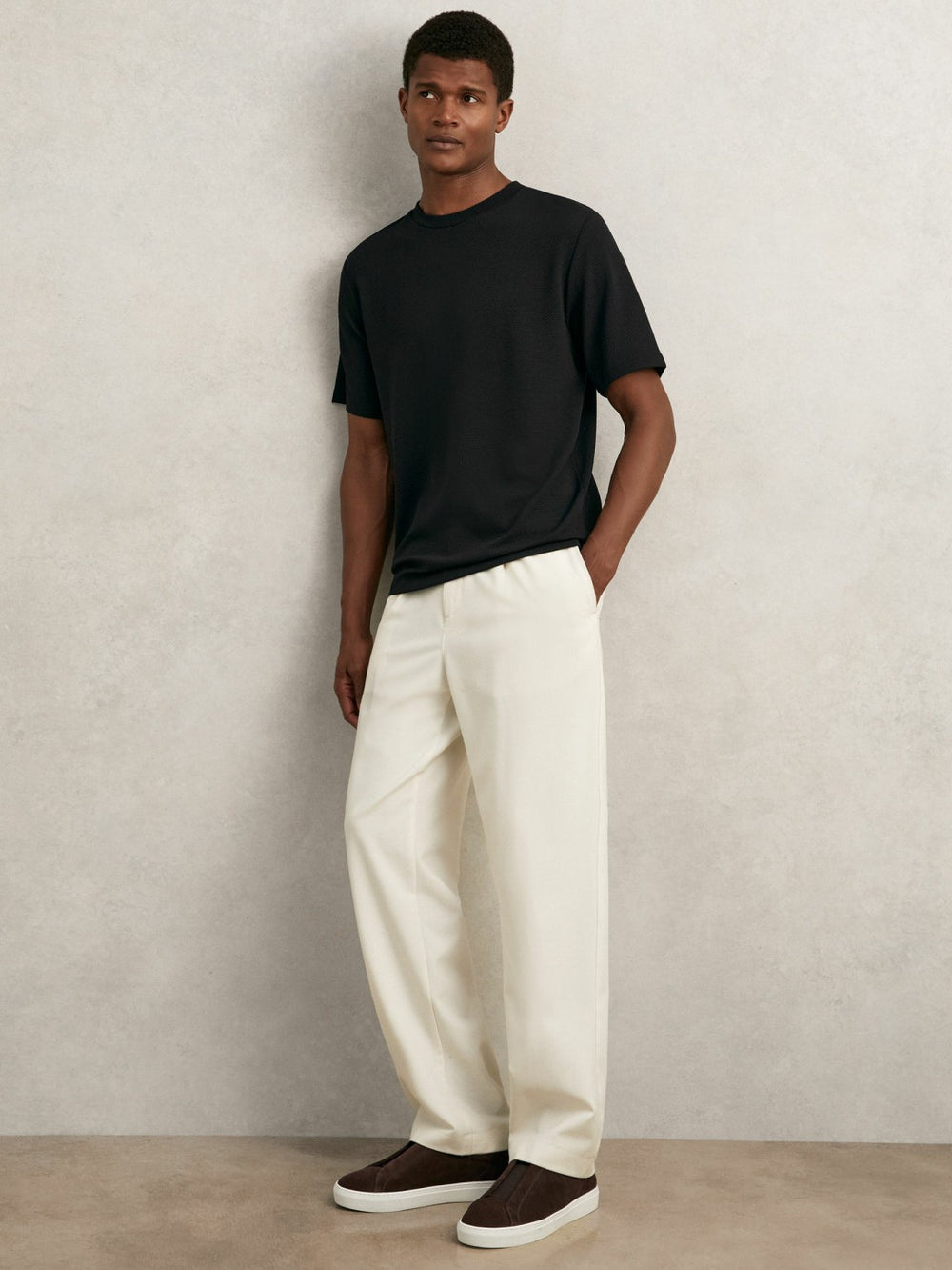 Men Textured Crew-Neck T-Shirt in Black