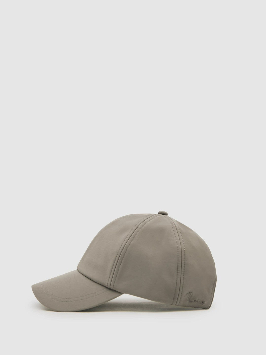 Men Embroidered Logo Tech Baseball Cap in Mushroom Brown