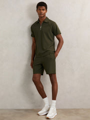Men Textured Drawstring Shorts in Green