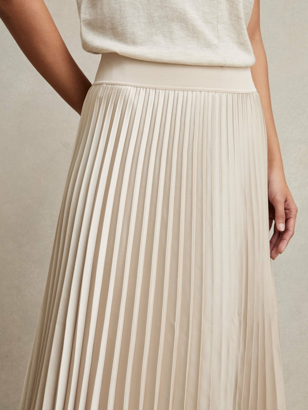 Women Pleated Midi Skirt in Champagne Neutral