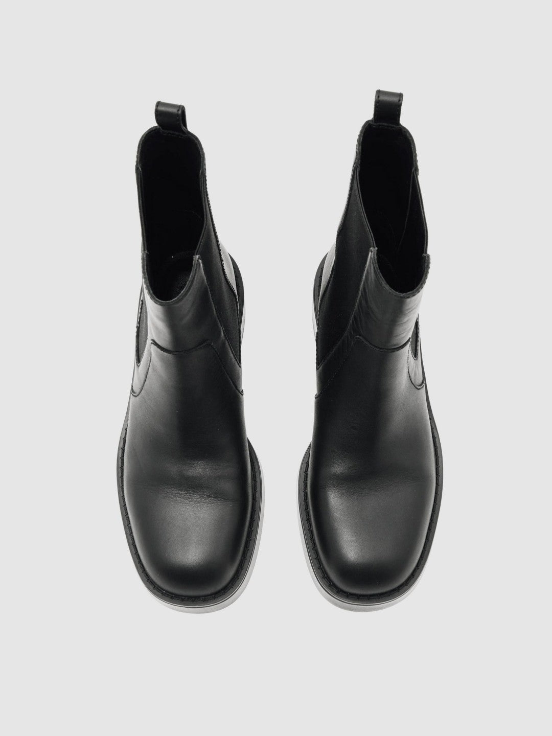 Women Leather Chelsea Boots in Black