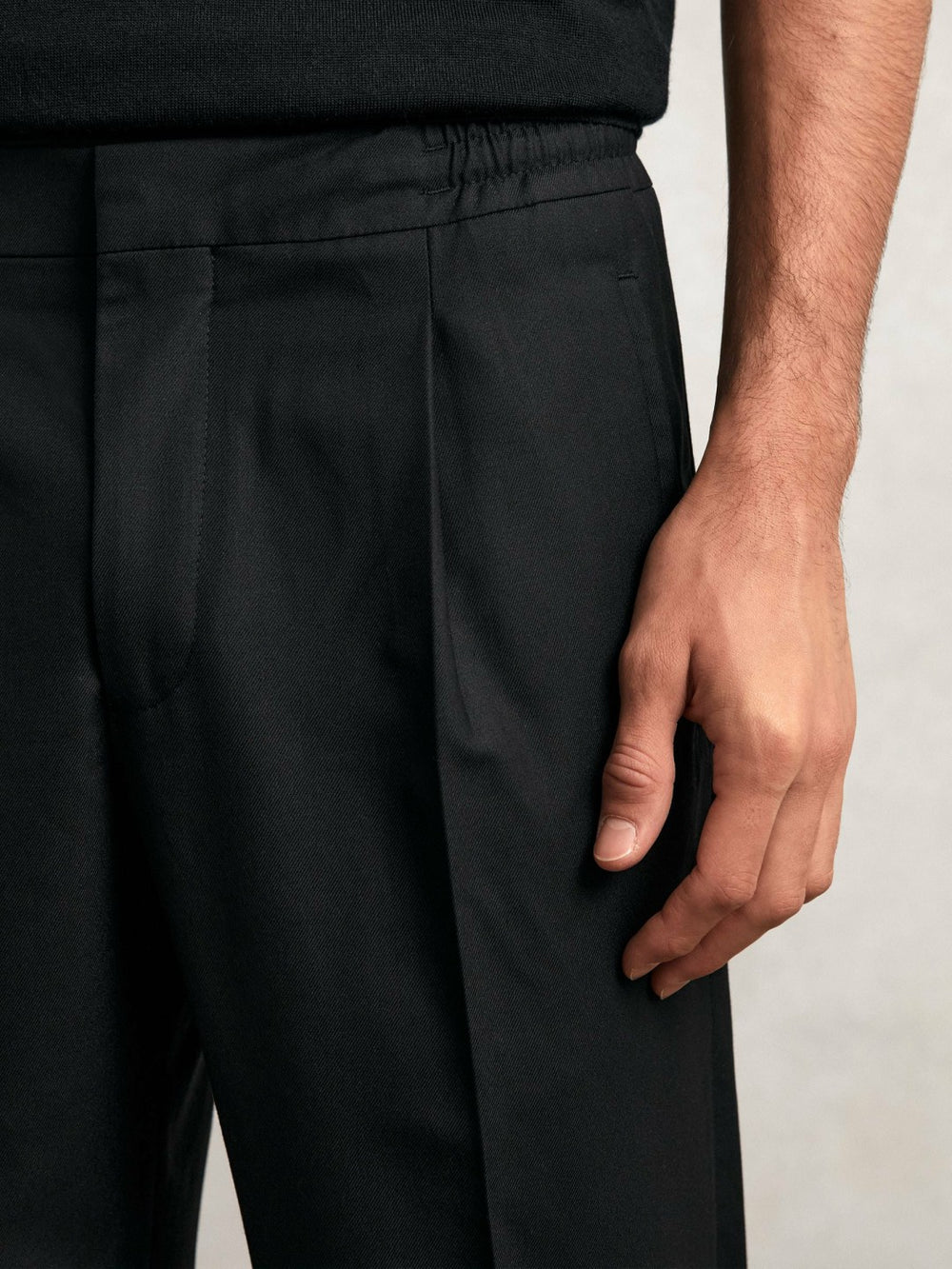 Men Tapered Drawstring Tailored Trousers in Black