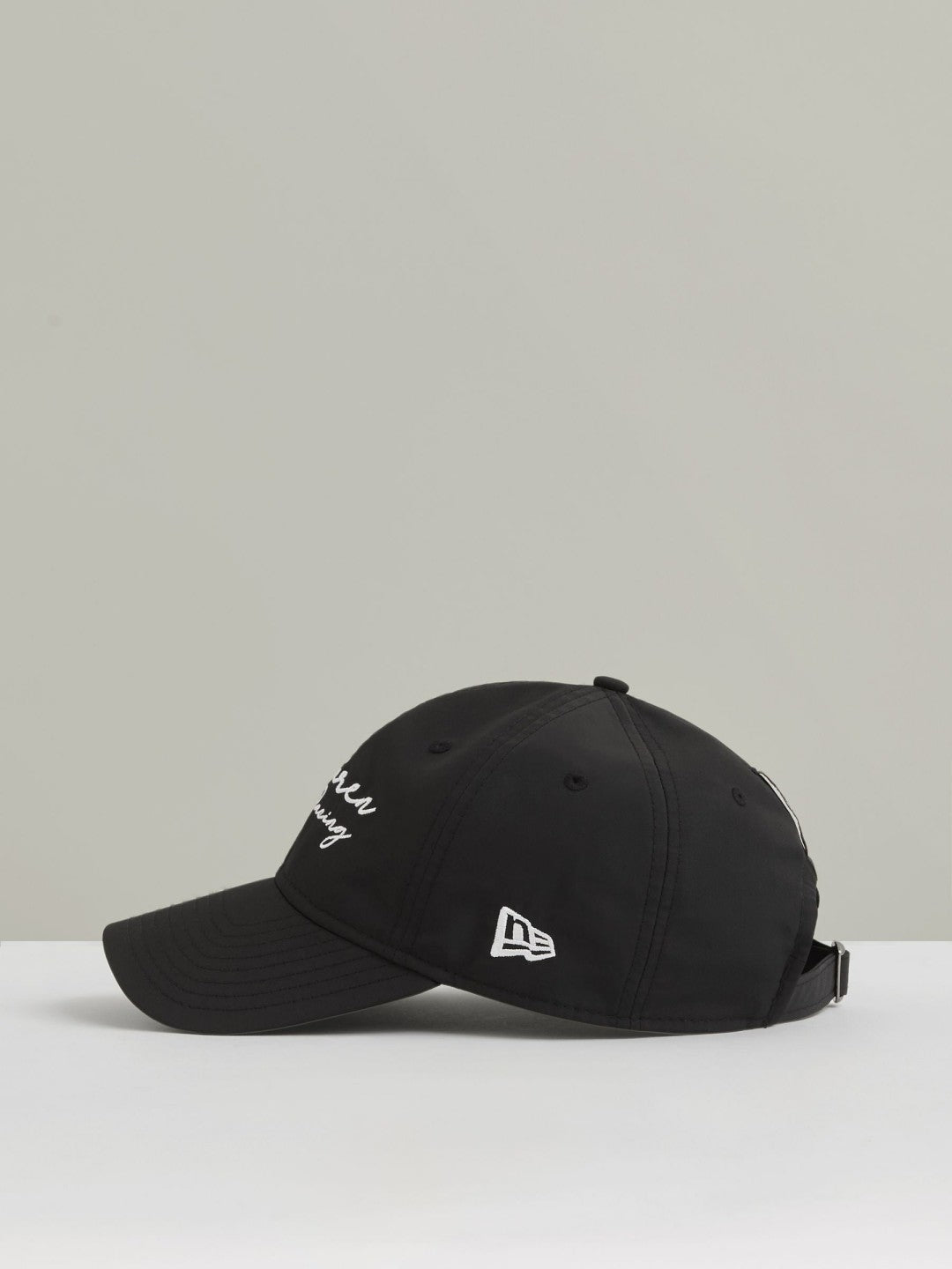 Men Unisex Fit McLaren Racing Logo Embroidered Cap in Black